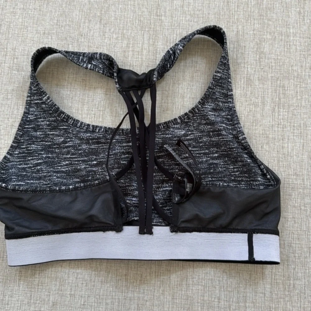 Victorias Secret Sport Bra The Player Racerback‎ black strappy gym Medium